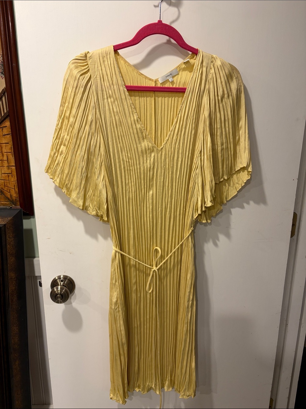 Vince light Yellow Pleated V-Neck Flutter Sleeve Dress small satin w/ pockets
